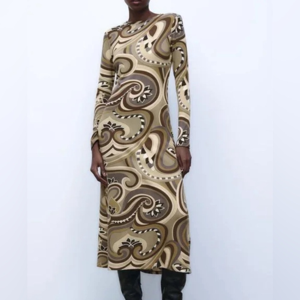 Zara Nordi Babe Long Sleeve Dress size L. High stretch,

Light fabric
